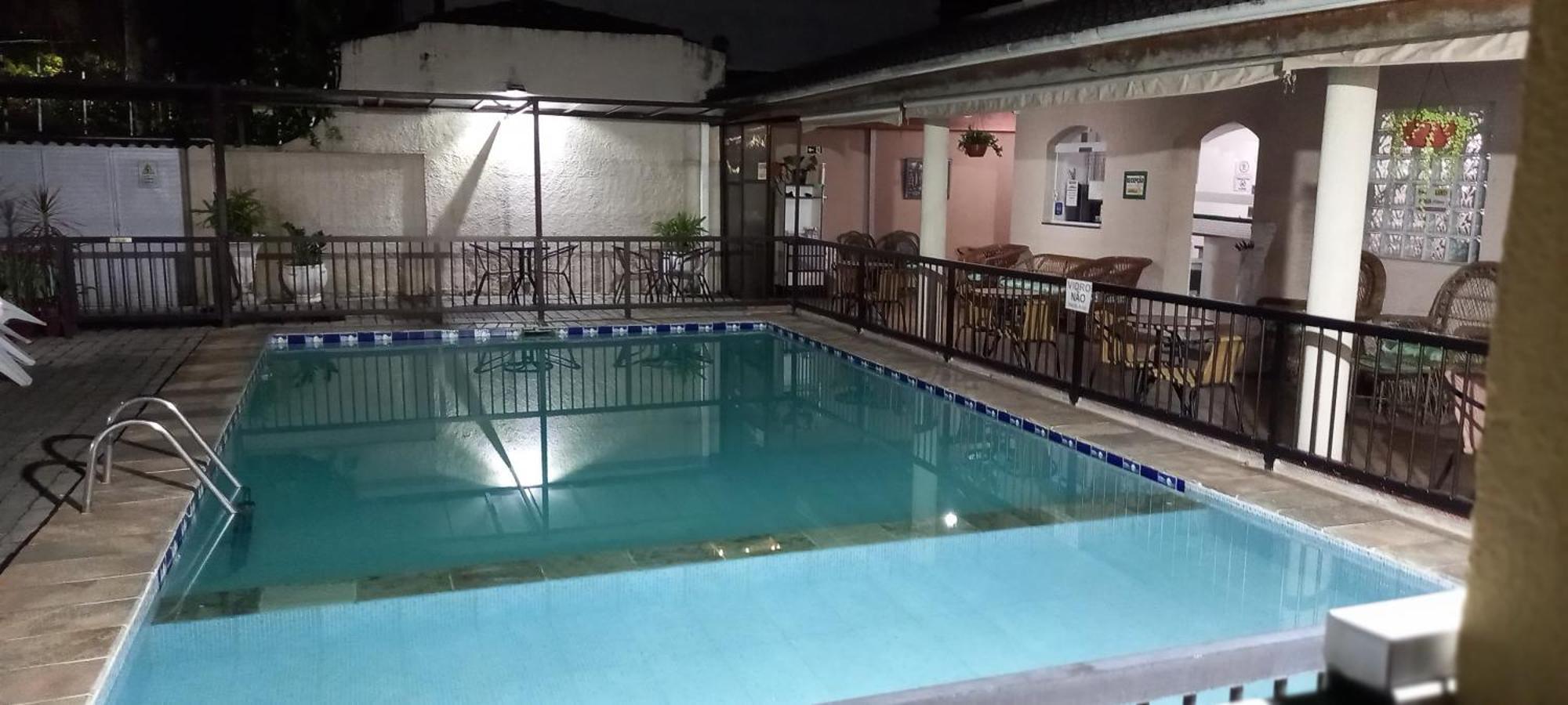 Pousada Parque Suites Estacionamento E Piscina Гуаружа Екстер'єр фото