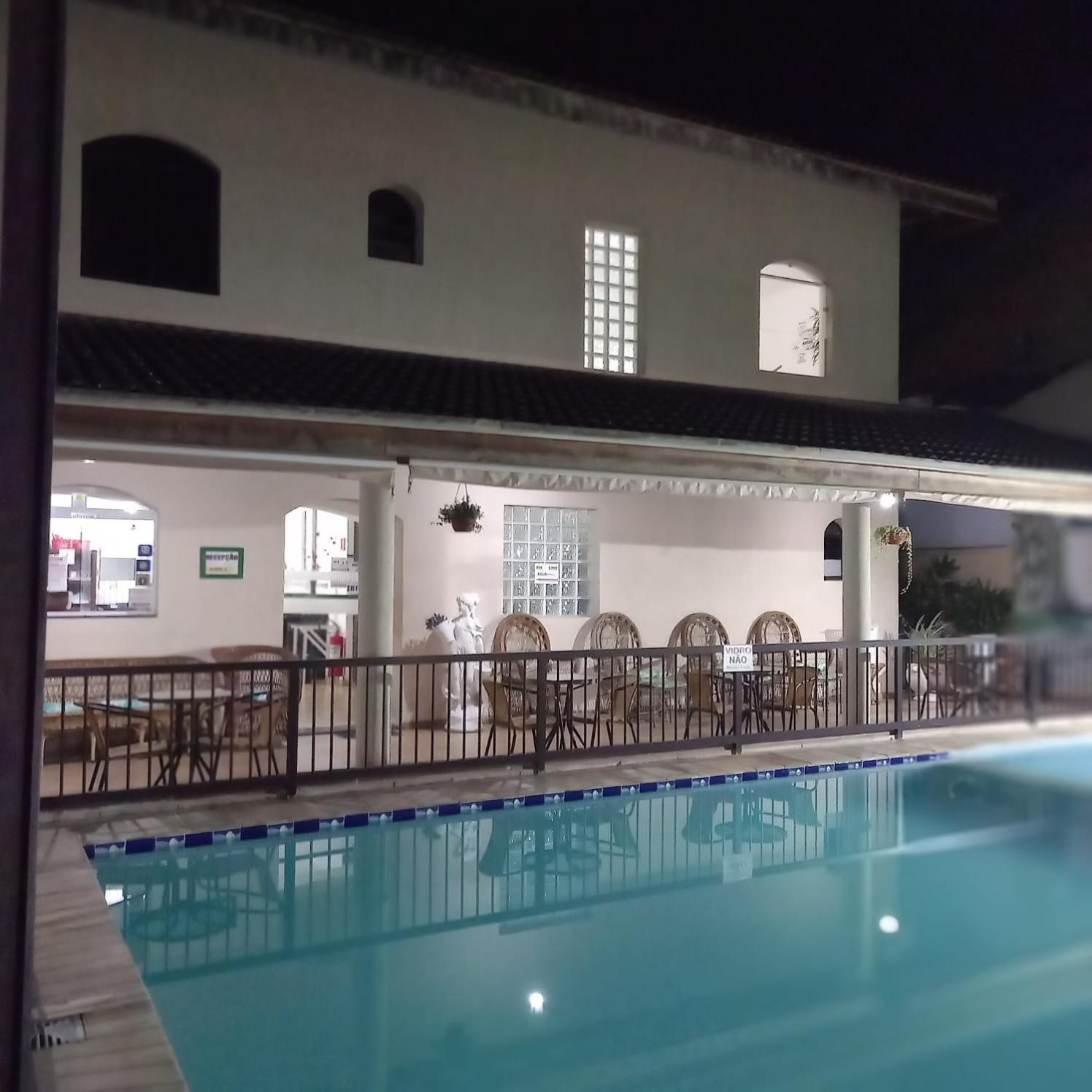 Pousada Parque Suites Estacionamento E Piscina Гуаружа Екстер'єр фото
